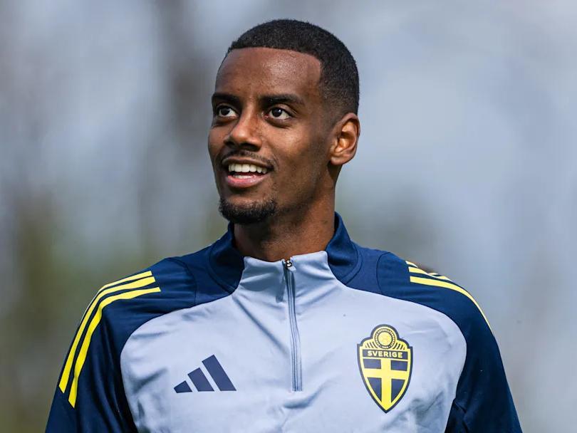 开云体育官网-伊萨克首次回应转会利物浦争议：外界并未掌握完整真相